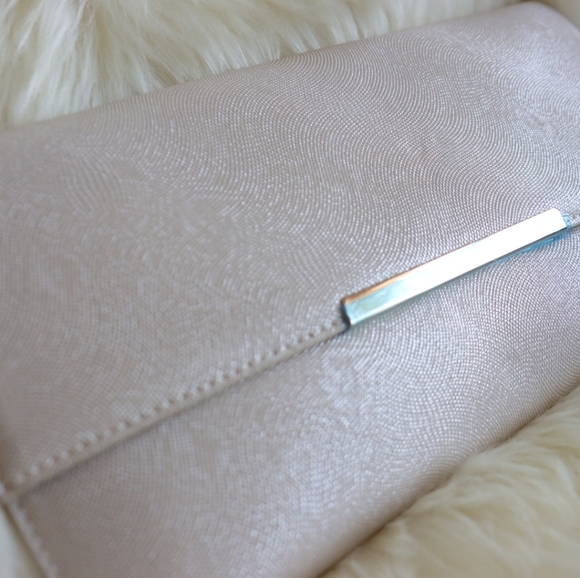 Clutch/ Chained Wallet - Picture 1 of 2